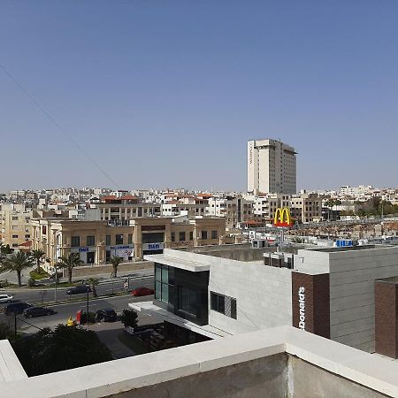 Furnished Apartments Near Mcdonald'S Al-Madina Al-Monawara St Amman Ngoại thất bức ảnh