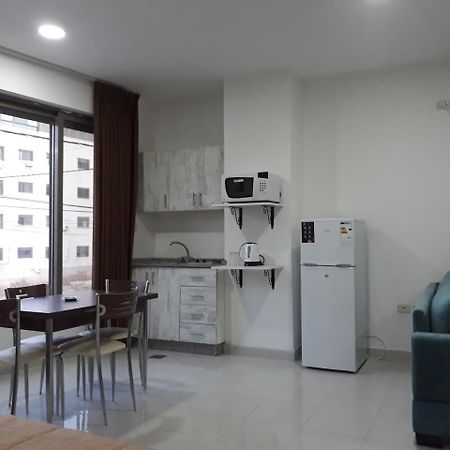 Furnished Apartments Near Mcdonald'S Al-Madina Al-Monawara St Amman Ngoại thất bức ảnh