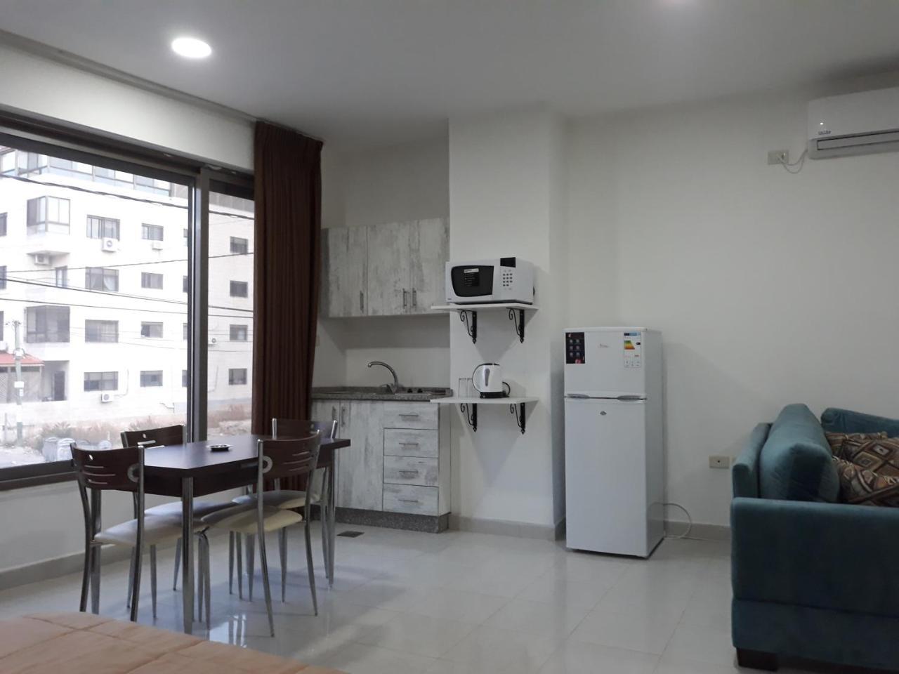 Furnished Apartments Near Mcdonald'S Al-Madina Al-Monawara St Amman Ngoại thất bức ảnh
